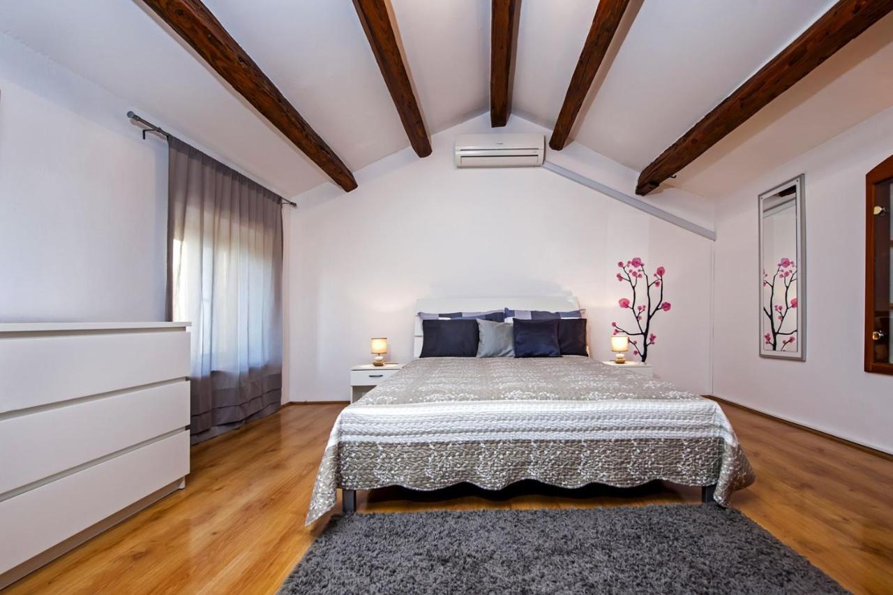 Holiday Apartment Daria 20 Ровинь Экстерьер фото