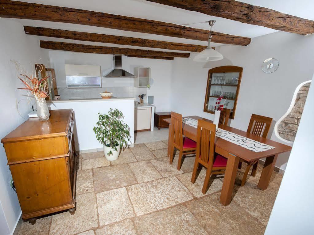 Holiday Apartment Daria 20 Ровинь Экстерьер фото