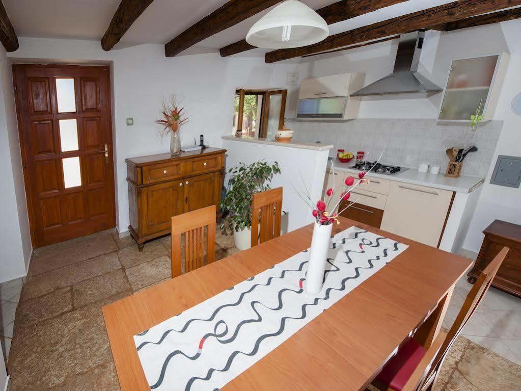 Holiday Apartment Daria 20 Ровинь Экстерьер фото